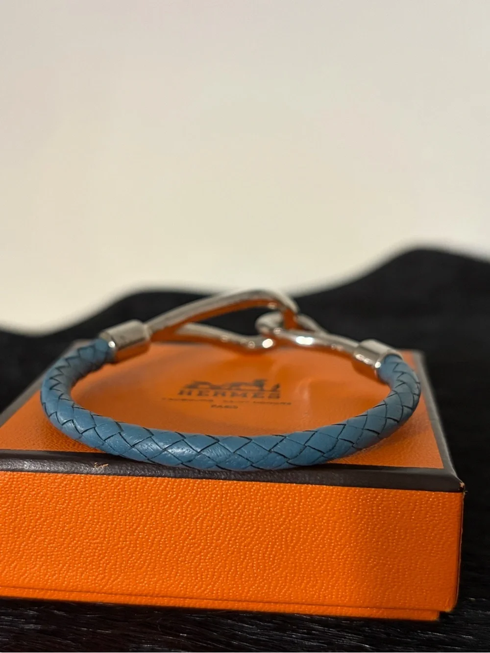 Hermès Jumbo Blue Braided Leather Bracelet with Silver Hook with Box. - Picture 2 of 2